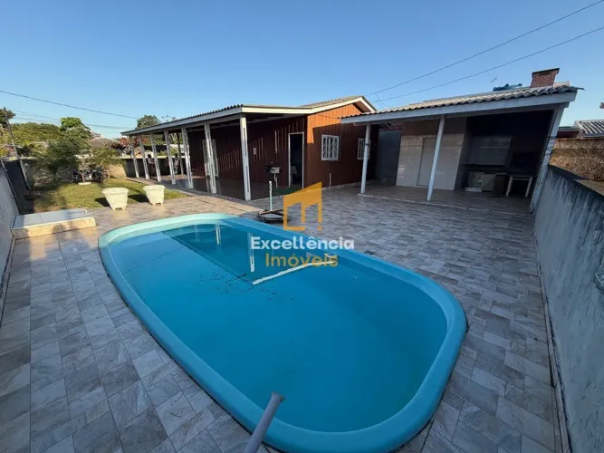 Duas casas a venda em Matinhos próximo ao mar