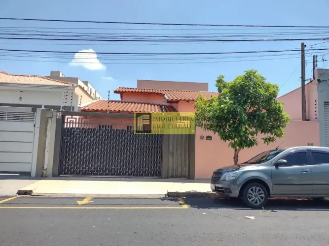 Casa para locação no Boa Vista com 3 quartos, 3 banheiros, churrasqueira e 4 vagas de gara