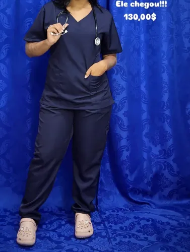 Vendo scrub e jaleco novos 