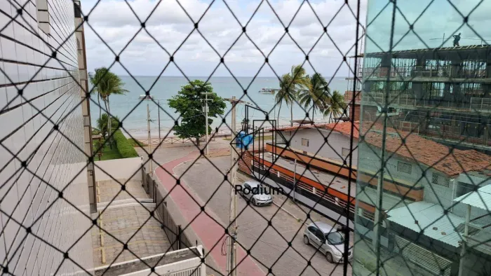 Apartamento Porteira fechada com varanda / sacada a 50m da praia do Poço em Cabedelo -AP30