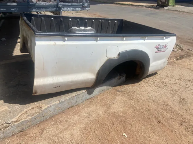carroceria de lata original da hilux