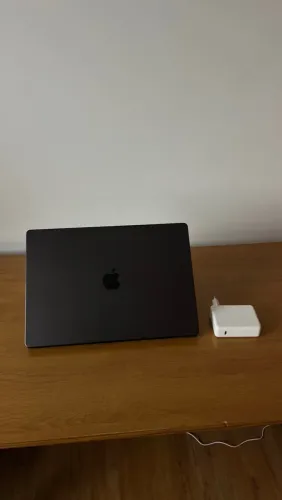 MacBook Pro 16 - M4 Max 128GB 1TB SSD