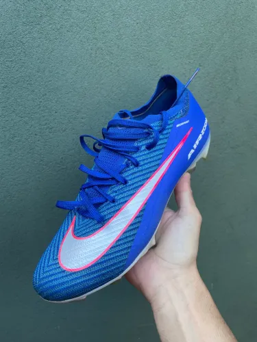 Chuteira Nike mercurial
