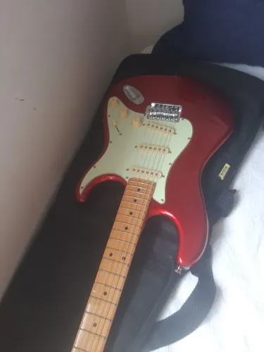 Guitarra Tagima Stratocaster TW Series 530