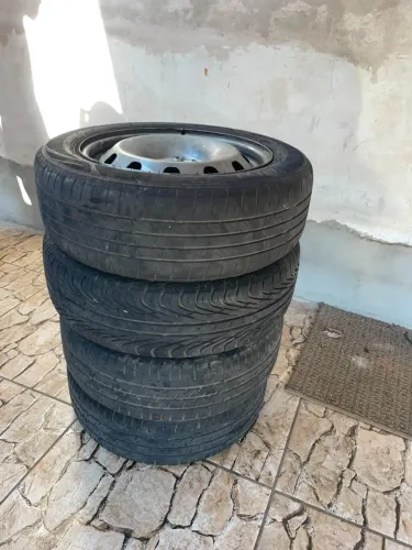 Roda e pneu aro 15