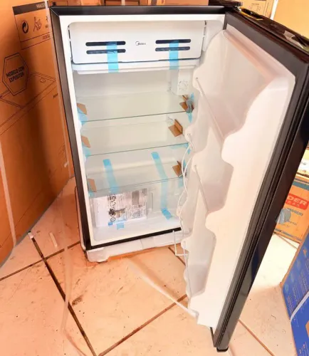 Frigobar 93 litros 