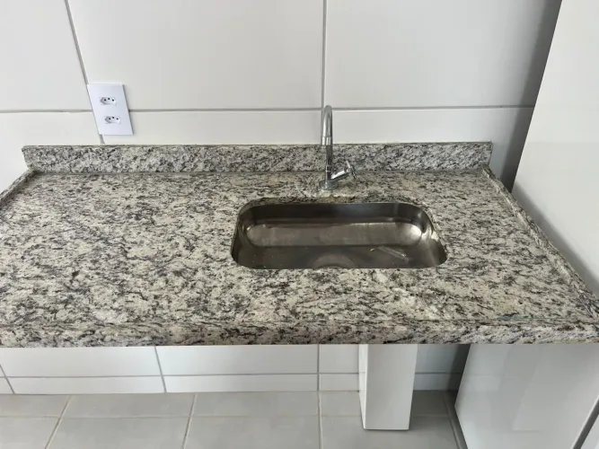 Pia cozinha, banheiro e tanque 