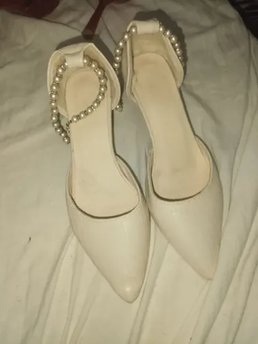 Sapato salto baixo branco