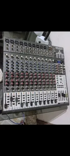 Mesa behringer 16 canais sendo 8 canais independente para gravação,troco por algo.