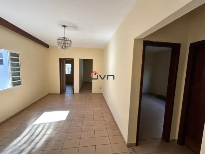 Casa à aenda e aluguel em Uberlândia