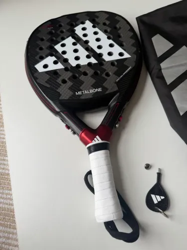 Raquete de Padel Adidas Metalbone