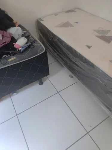 Duas camas box solteiro