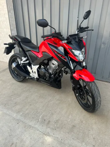 Cb300 ano 2024! Moto extra.