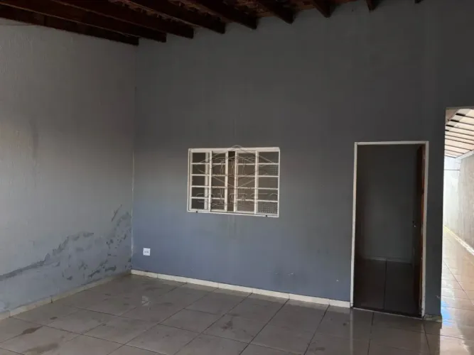 CASA AMPLA COM 2 DORMITÓRIOS