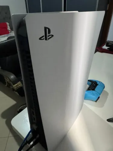 PS5 Muito Novo + 2 Controles