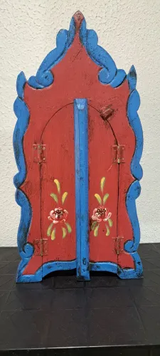 Oratório em Madeira Maciça - Pintura Floral Artesanal à Mão