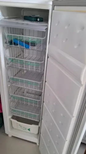 Freezer vertical Consul 