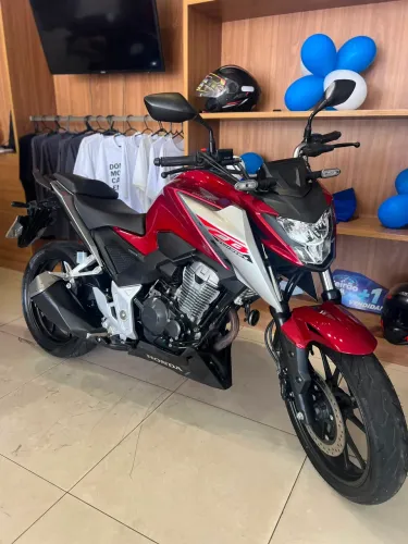 Honda CB 300F Twister 300 cc