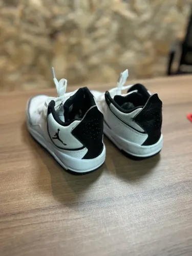 Tênis Jordan infantil 