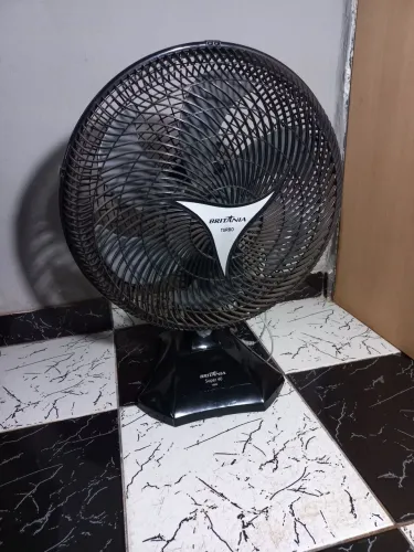 Ventilador Britania Super 40 6 Pás Para Concerto ou Retirada de Peças