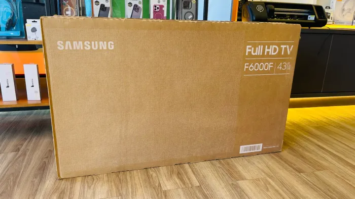 Smart TV Samsung 43" Full HD (Modelo F6000F) - NOVA E LACRADA