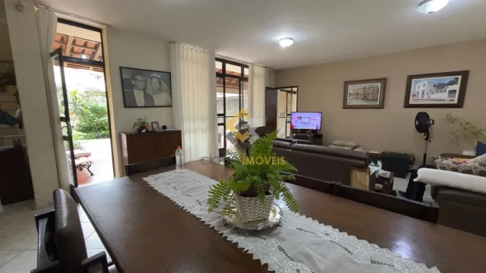 Casa 5 quartos - São José