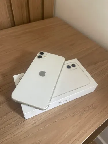 iPhone 11 - 64 GB