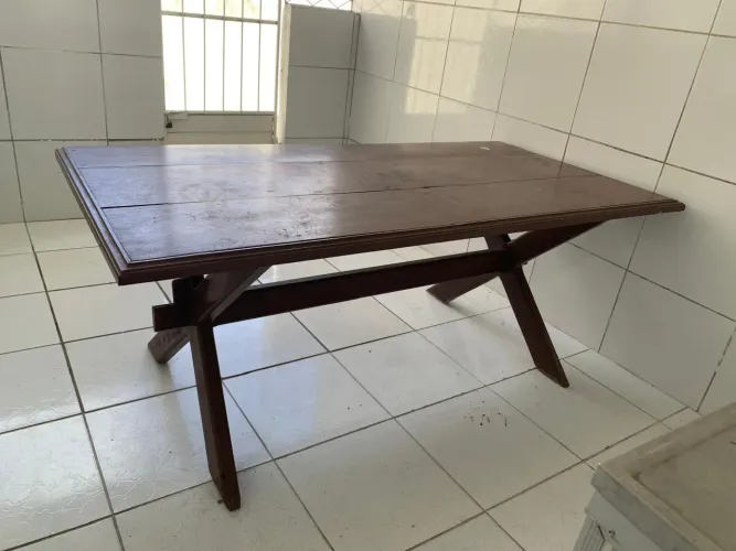 Mesa de madeira desmontável