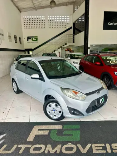 Ford Fiesta Sedan SE 1.6 8V Flex 4P 2014