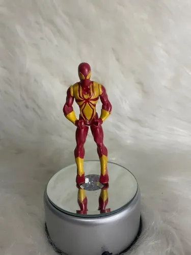 Boneco Aranha de Ferro