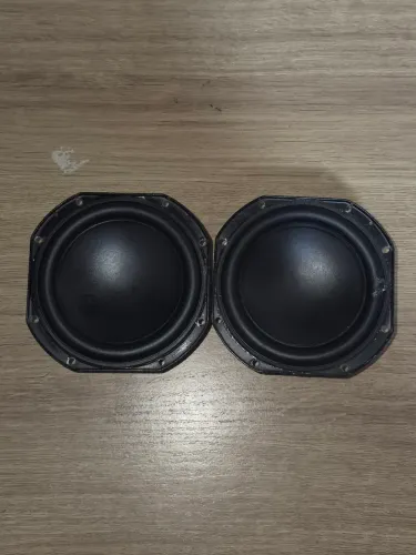 Par de alto falante da JBL boombox 1, usado. (Leia a descrição)