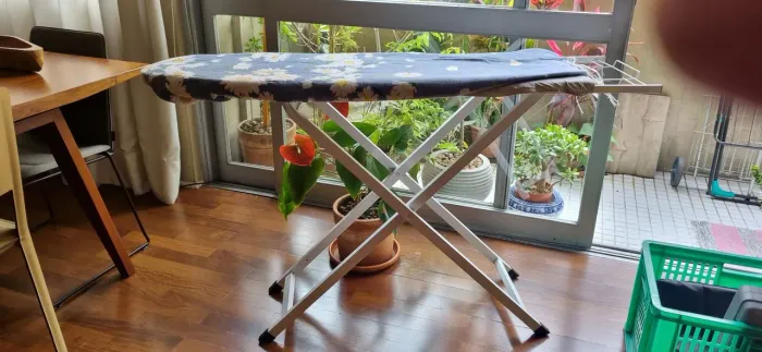 Mesa tábua de passar roupa grande 142 x 40 cm semi nova!!