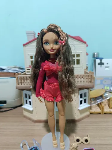 BONECA BARBIE DREAM BESTIES TERESA