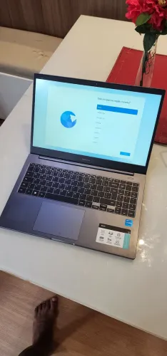 Samsung Book - 8GB DE RAM - SSD 256 GB i5, SISTEMA WIN 11 PRATICAMENTE NOVO,
