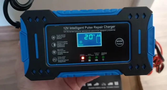 Carregador de Bateria Automotivo 12v 6A Inteligente Bivolt Cor Azul/Amarelo