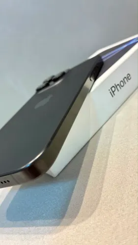 iPhone 16 Pro Max- Preto Titânio