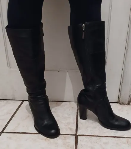Bota de Couro Cano Alto Preta Andarella (tam 38)
