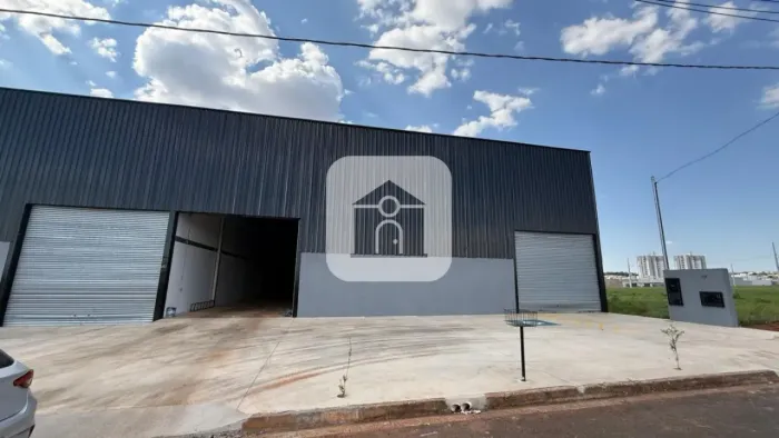 Galpão comercial para locação no bairro Laranjeiras