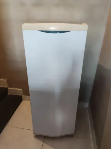 Vendo geladeira funcionando muito bem