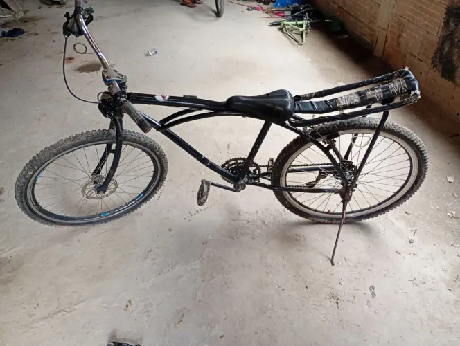 Bike montadinha aro 26 quadro raro freio Shimano