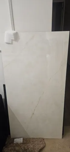 Piso cerâmico bianco