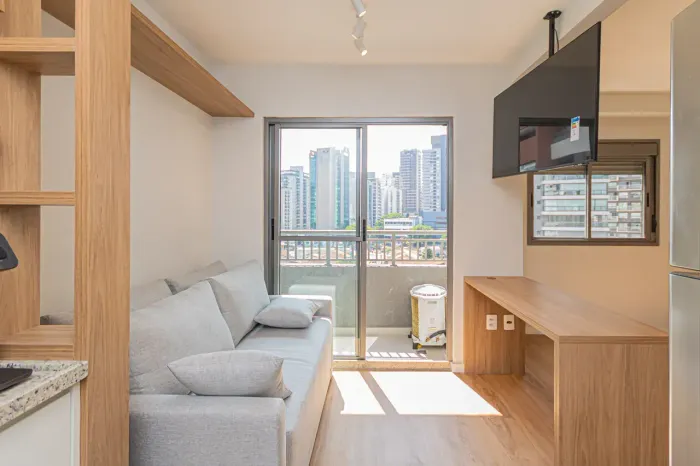 Studio Mobiliado a passos da Faria Lima c/ Vista Livre