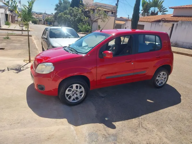 Fiat Uno Attractive 1.4 EVO Fire Flex 8V 4P 2012