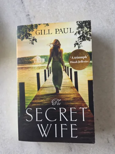 Livro em Inglês The Secret Wife de Gill Paul