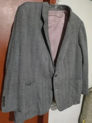 5 blazer mais 2 camisas. 30$. Ler anúncio 