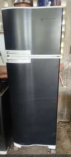 Vendo Geladeira 370 litros, marca continental. Funcionando perfeitamente!