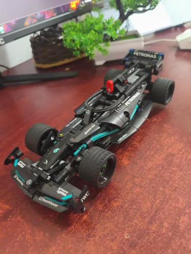 LEGO Technic Mercedes-AMG F1 Original