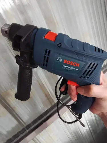 Furadeira de Impacto bosch 550w Zerada
