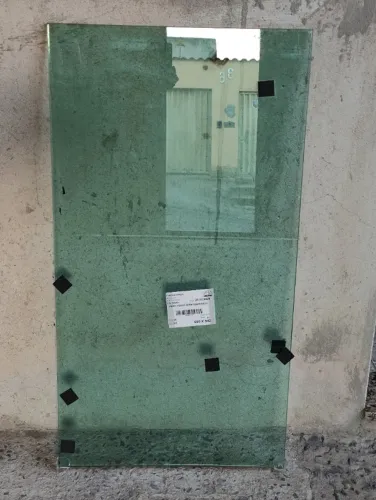 Vidro de Janela Blindex Verde 8mm - 50cm x 94cm (Furo para Roldana)