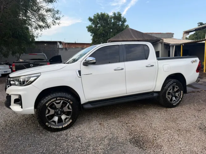 Toyota Hilux CD SRX 4X4 2.8 TDI 16V Diesel Aut. 2019